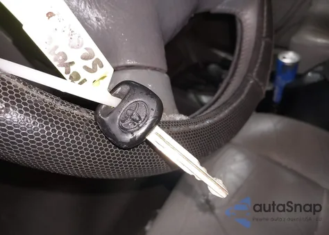 2002 Toyota Sequoia Sr5 V8 from USA, damaged, VIN 5TDBT44A32S058517